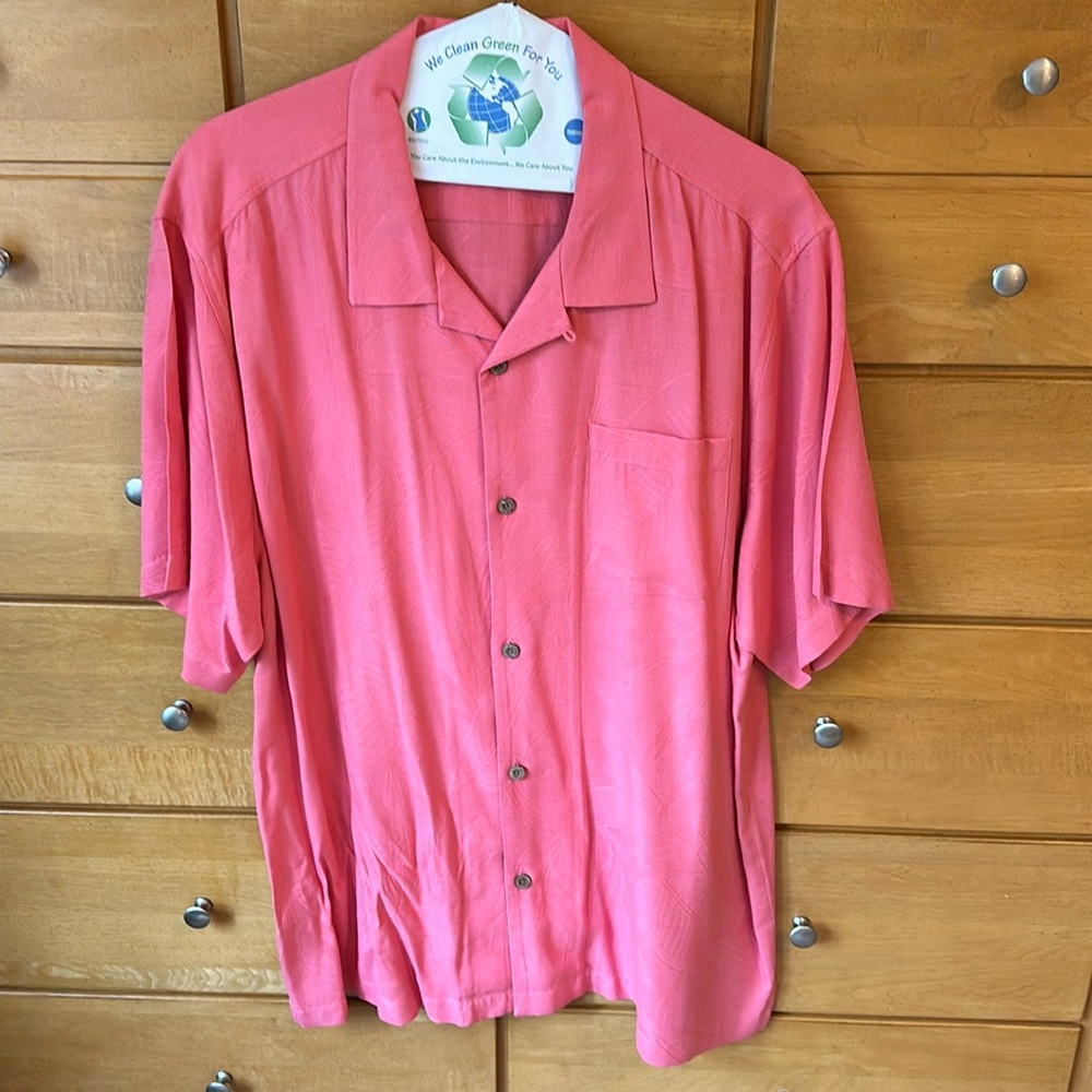 Tommy Bahama shirt EUC